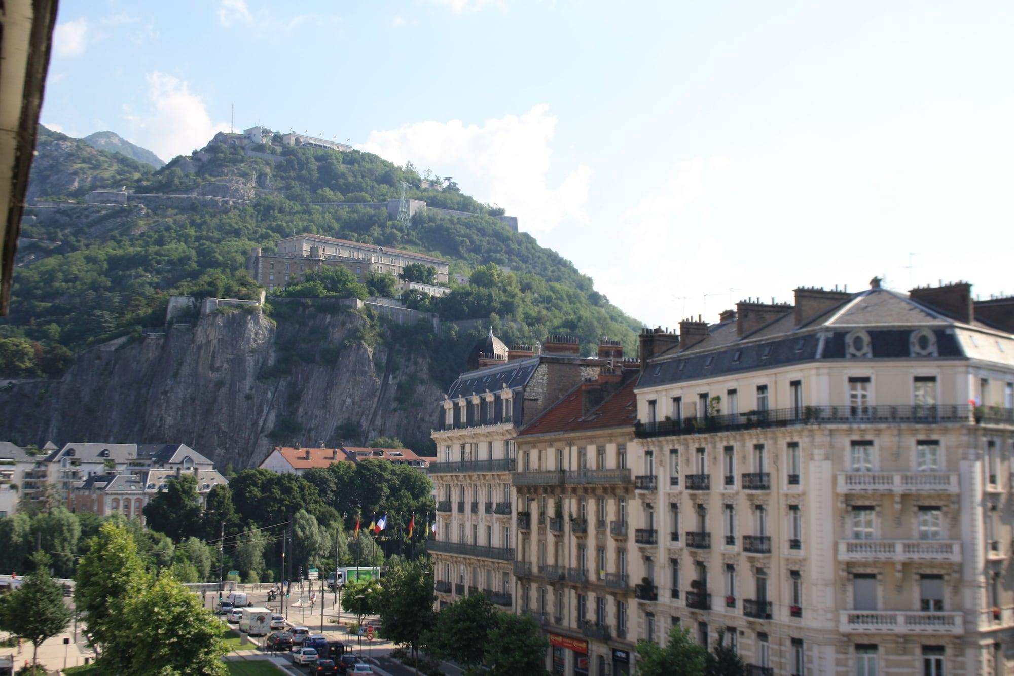 Отель Ibis Styles Grenoble Centre Gare Экстерьер фото