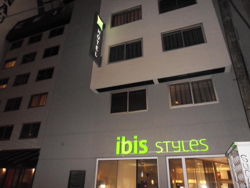 Отель Ibis Styles Grenoble Centre Gare Экстерьер фото